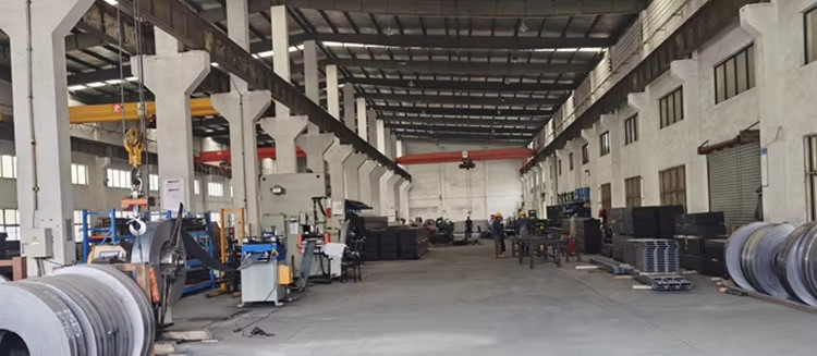 Xiamen Spaceplus Logistics Equipment Co., Ltd. ligne de production du fabricant